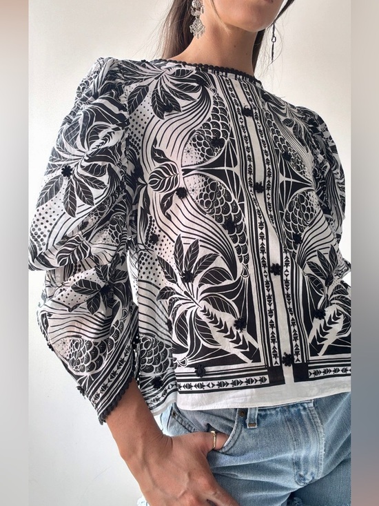 FARM Rio Tops - Farm Rio Black Tapestry Top.  Size Medium
Worn once.